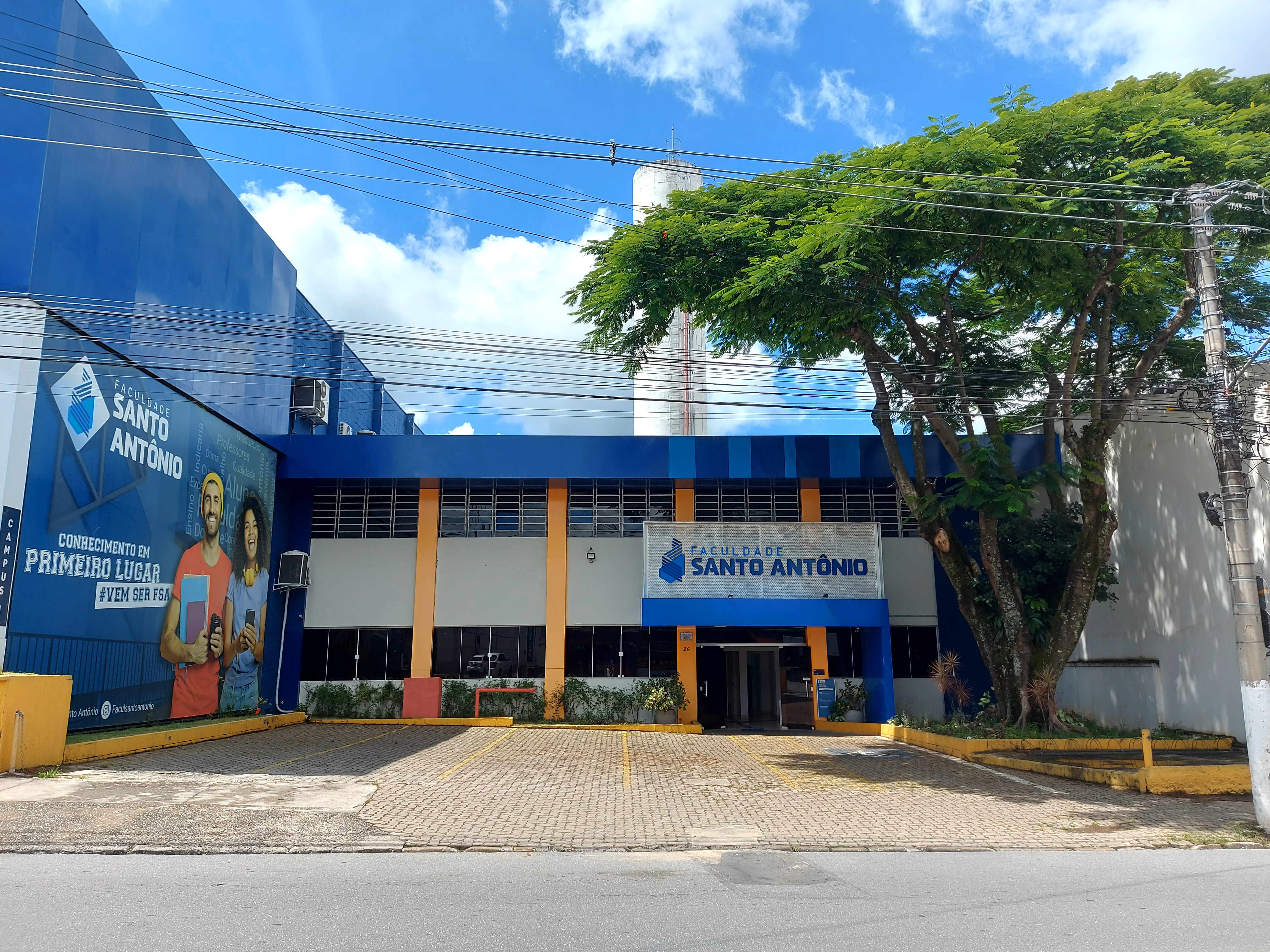 Fachada da Faculdade Santo Antônio em Caçapava